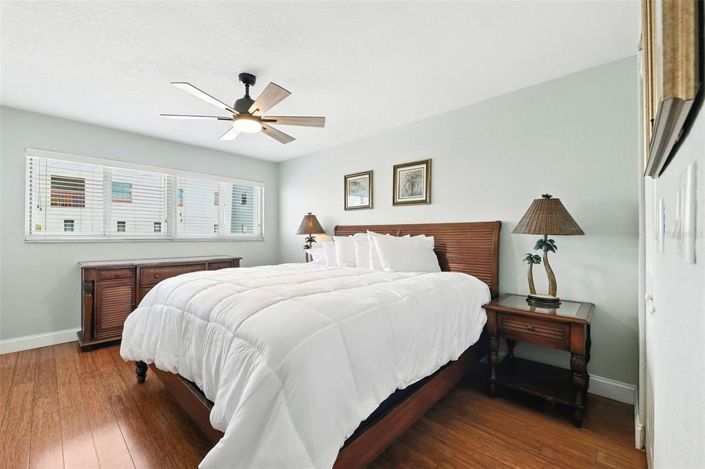 Image No.21-2 Bed Property for sale