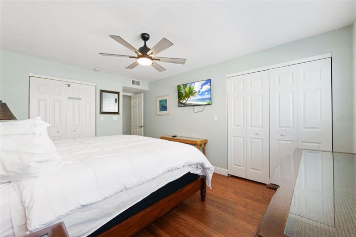 Image No.22-2 Bed Property for sale