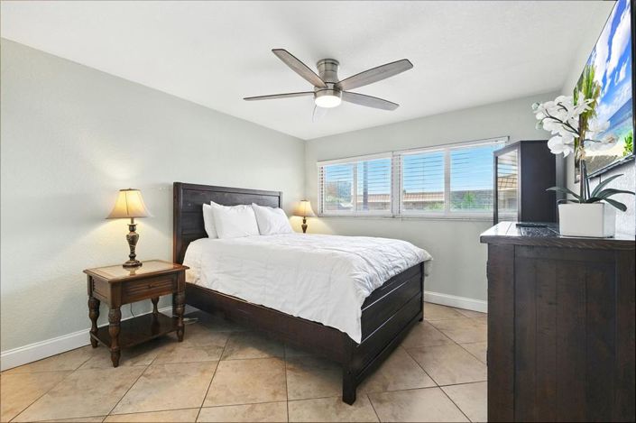 Image No.24-2 Bed Property for sale