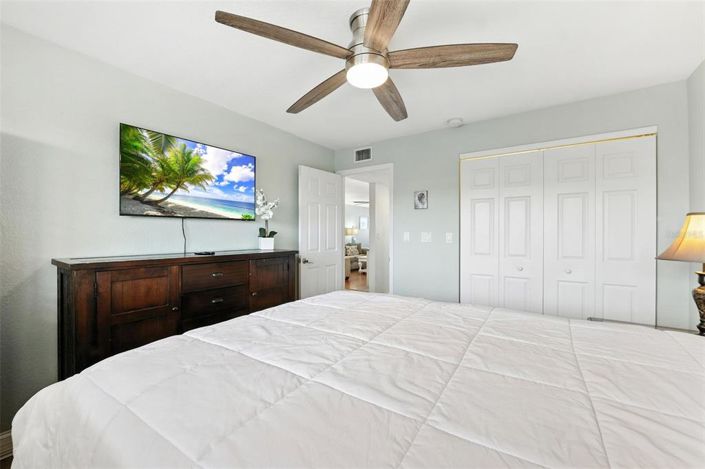 Image No.25-2 Bed Property for sale