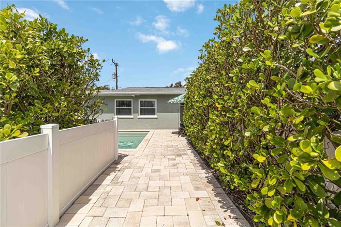 Image No.5-Propriété de 2 chambres à vendre à Holmes Beach