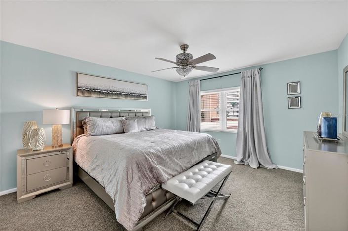 Image No.17-2 Bed Property for sale