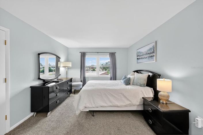 Image No.21-2 Bed Property for sale