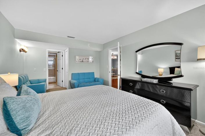 Image No.22-2 Bed Property for sale