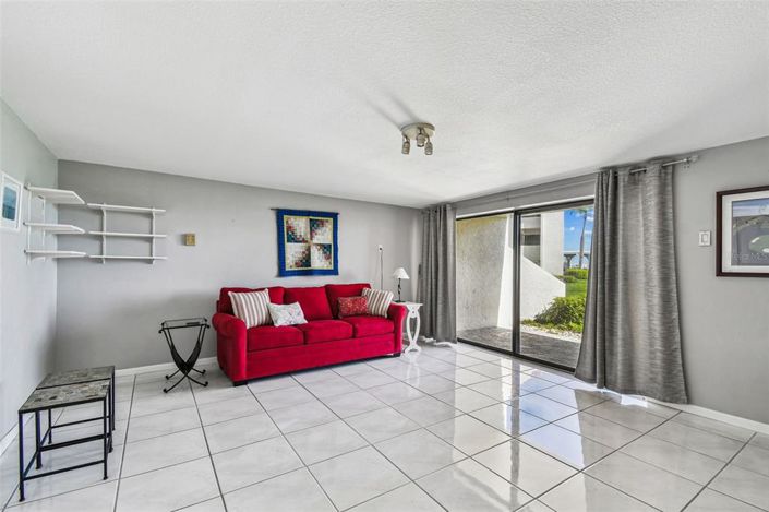 Image No.24-3 Bed Property for sale