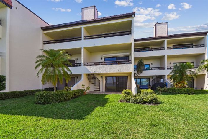 Image No.27-3 Bed Property for sale