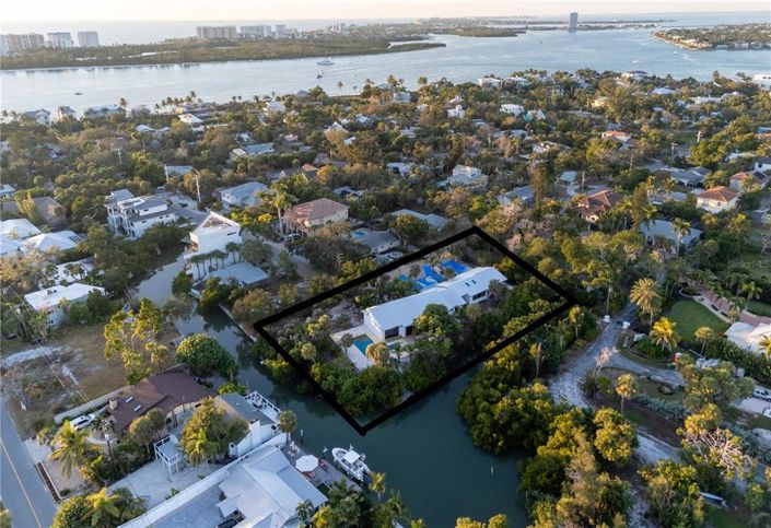 Image No.2-Propriété de 4 chambres à vendre à Sarasota