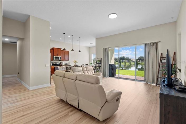 Image No.6-Propriété de 3 chambres à vendre à Kissimmee