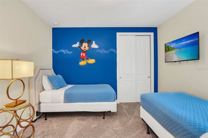 Image No.11-8 Bed Property for sale