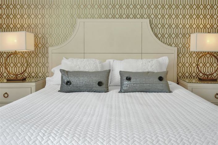 Image No.15-8 Bed Property for sale