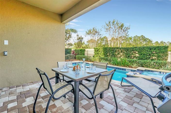 Image No.18-8 Bed Property for sale