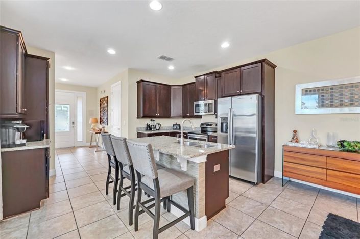 Image No.24-8 Bed Property for sale