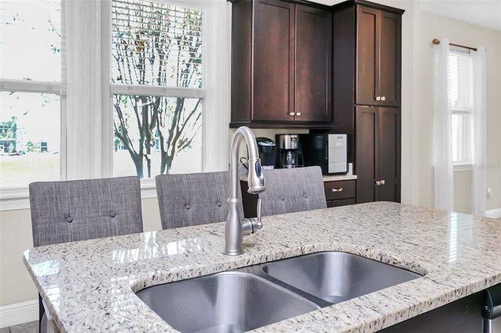 Image No.25-8 Bed Property for sale