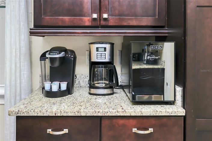 Image No.27-8 Bed Property for sale