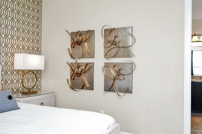 Image No.40-8 Bed Property for sale