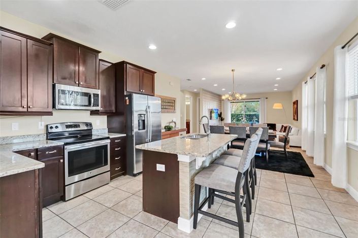 Image No.7-8 Bed Property for sale