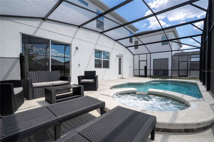 Image No.24-9 Bed Property for sale