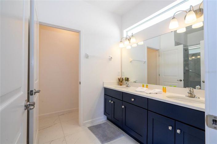 Image No.57-9 Bed Property for sale