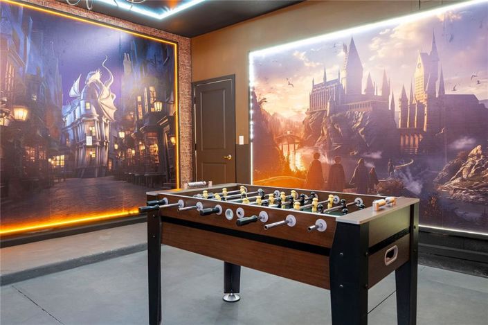 Image No.9-9 Bed Property for sale