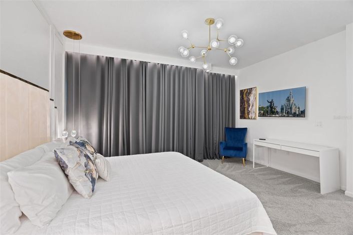 Image No.13-6 Bed Townhouse for sale