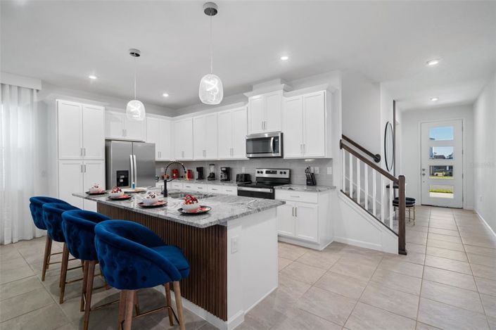 Image No.19-6 Bed Townhouse for sale