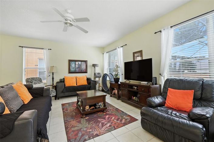 Image No.7-Propriété de 4 chambres à vendre à Kissimmee