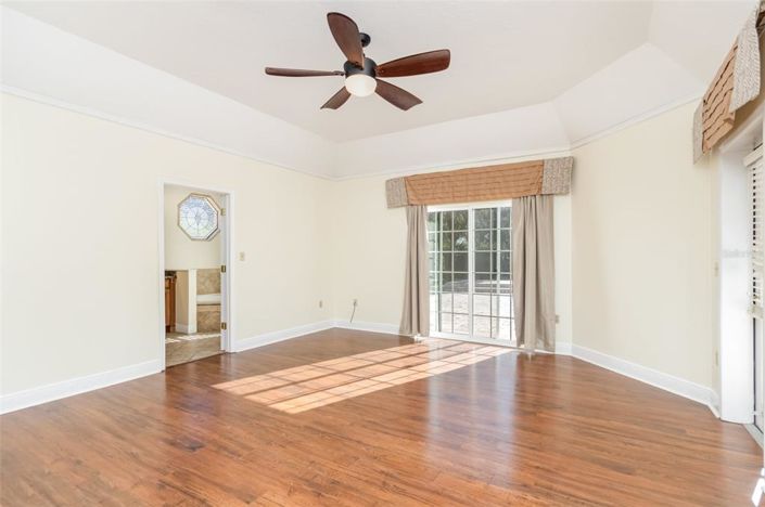 Image No.16-Propriété de 4 chambres à vendre à Orlando