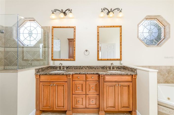 Image No.21-Propriété de 4 chambres à vendre à Orlando