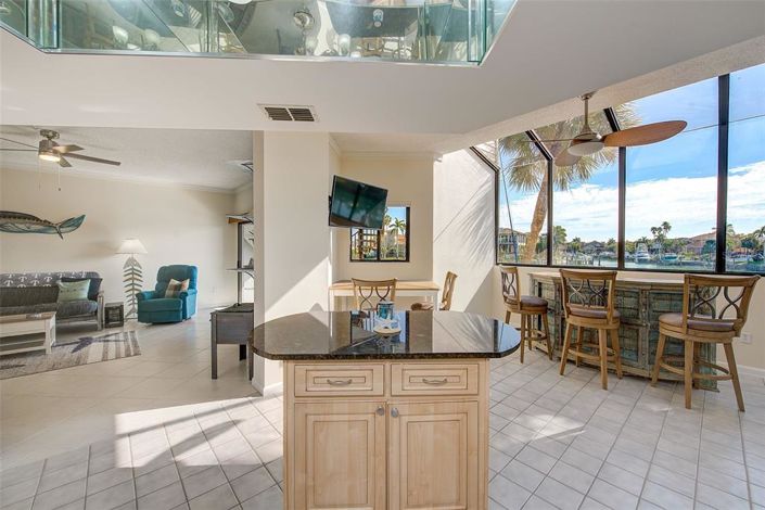 Image No.11-2 Bed Property for sale