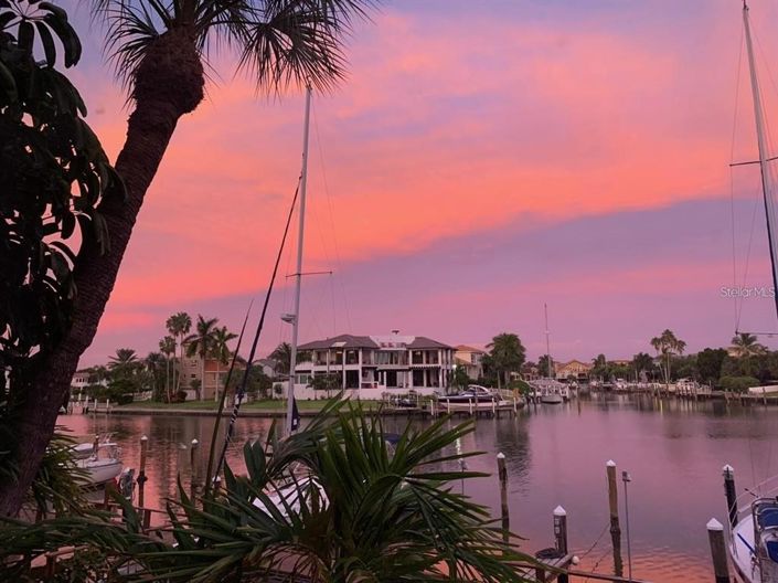 Image No.25-2 Bed Property for sale