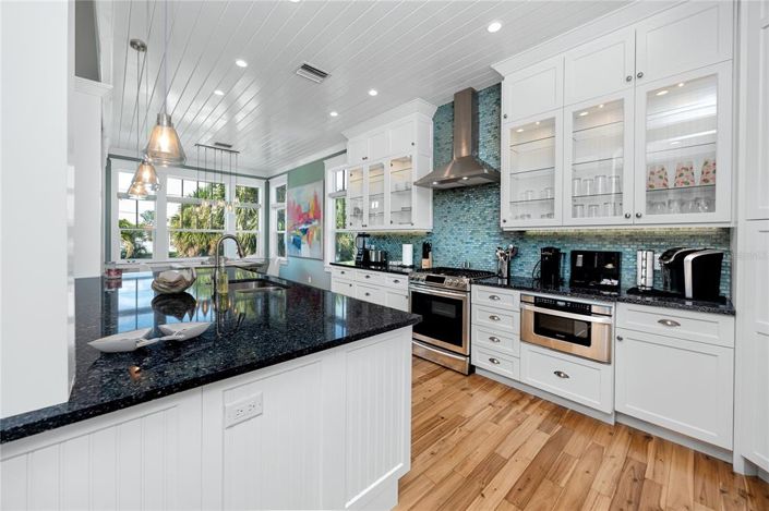 Image No.12-3 Bed Property for sale