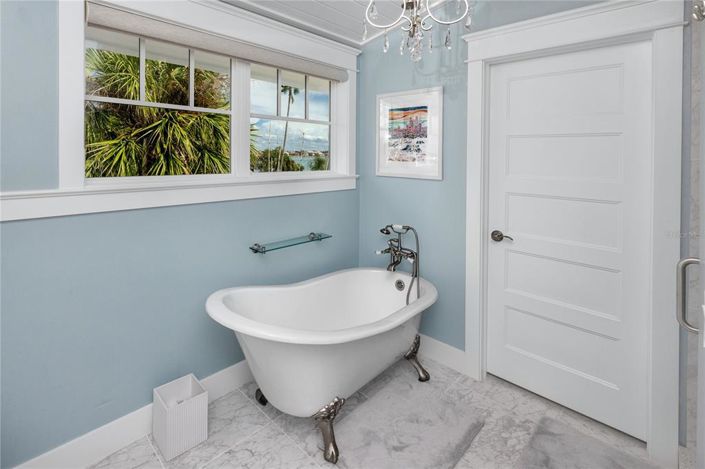 Image No.42-3 Bed Property for sale