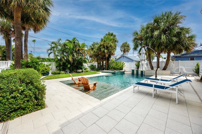 Image No.55-3 Bed Property for sale