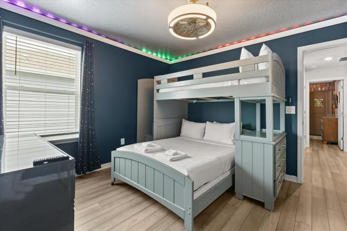 Image No.23-10 Bed Property for sale