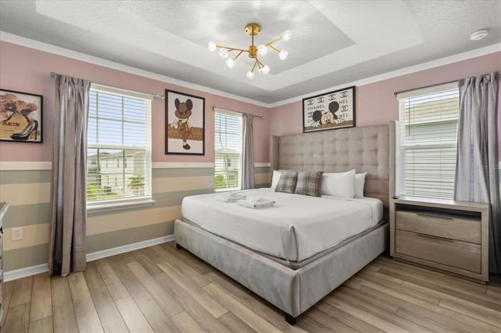 Image No.25-10 Bed Property for sale