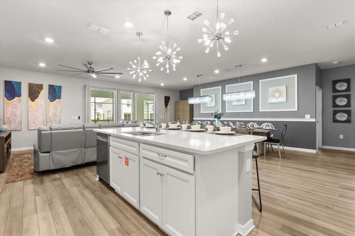 Image No.4-10 Bed Property for sale