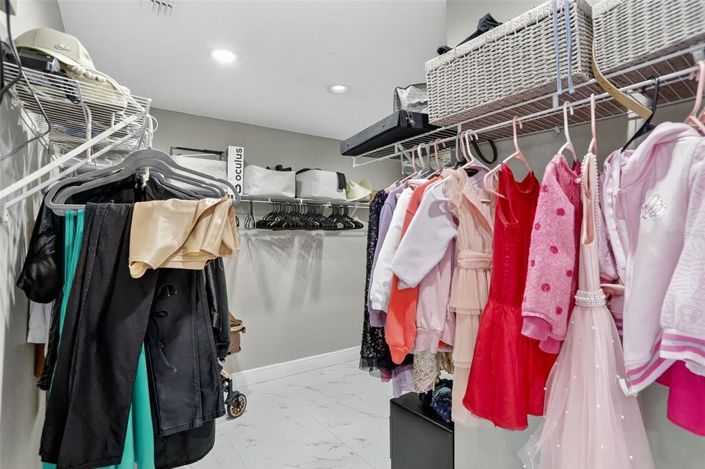 Image No.16-5 Bed Property for sale