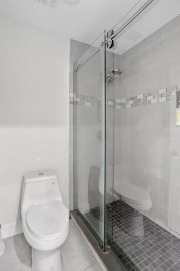 Image No.17-5 Bed Property for sale