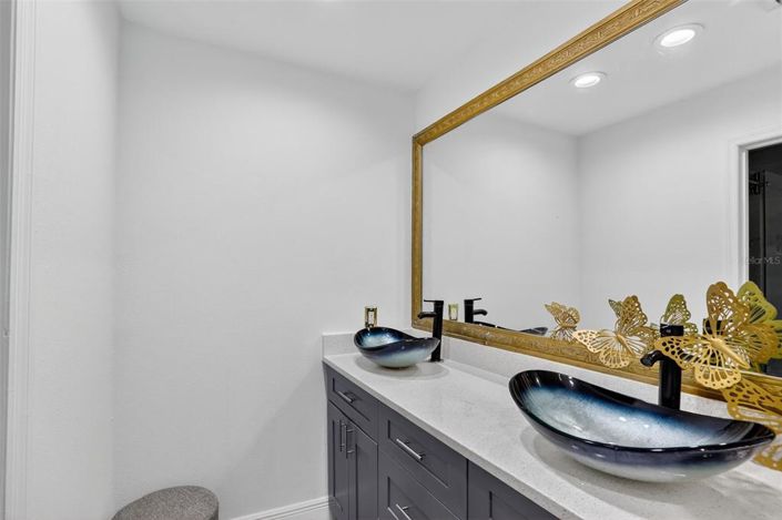 Image No.37-5 Bed Property for sale