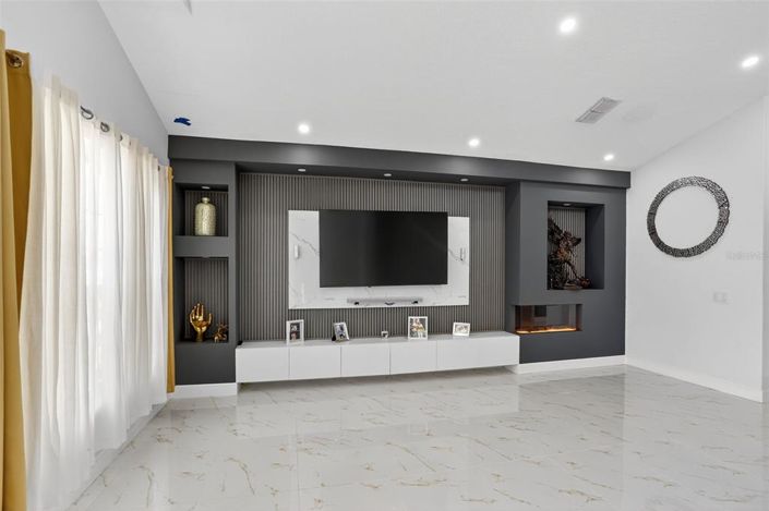 Image No.6-5 Bed Property for sale