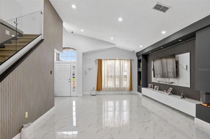 Image No.8-5 Bed Property for sale