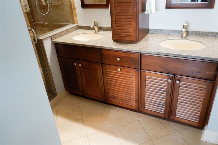 Image No.28-2 Bed Property for sale