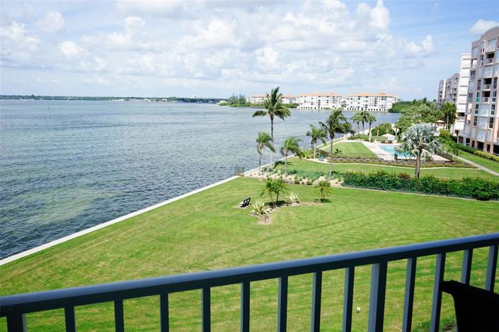 Image No.9-2 Bed Property for sale