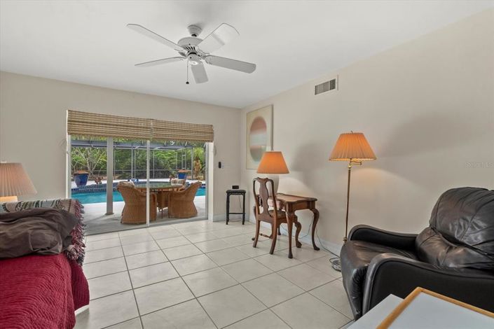 Image No.27-Propriété de 2 chambres à vendre à Sarasota