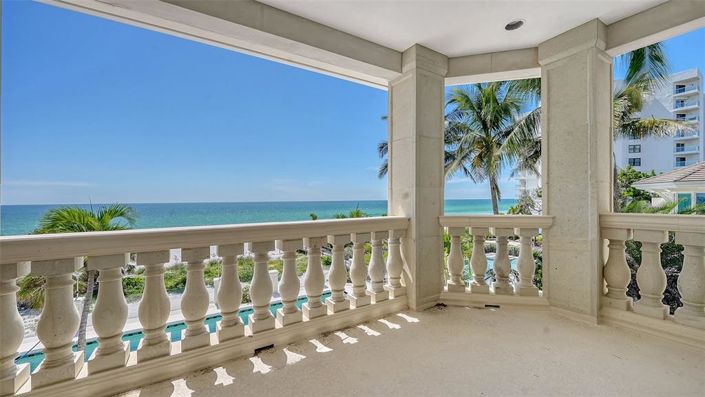 Image No.27-6 Bed Property for sale