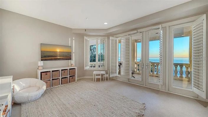 Image No.41-6 Bed Property for sale