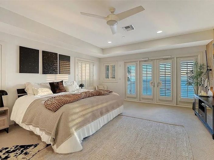 Image No.48-6 Bed Property for sale