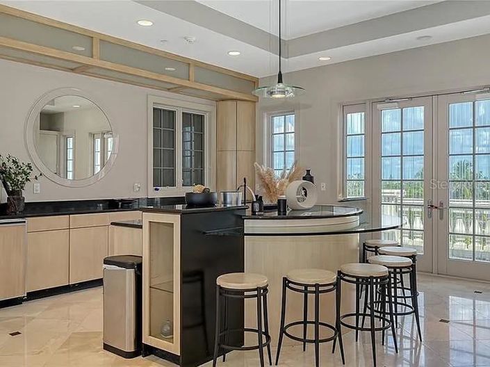 Image No.49-6 Bed Property for sale