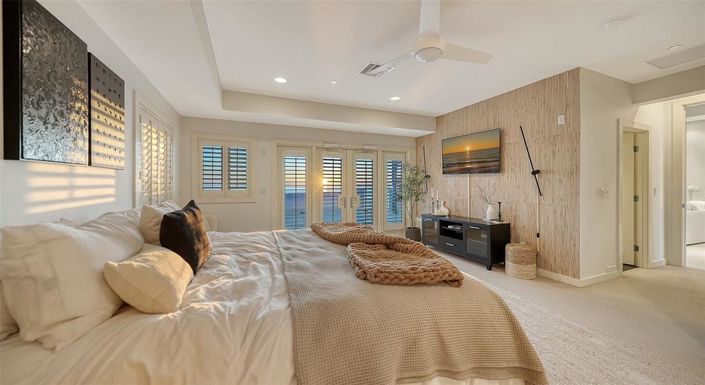 Image No.50-6 Bed Property for sale