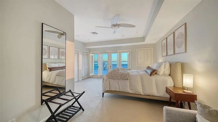 Image No.56-6 Bed Property for sale